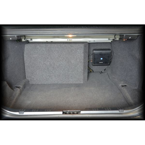 BMW 5 E60 Sedan 2 subwoofer