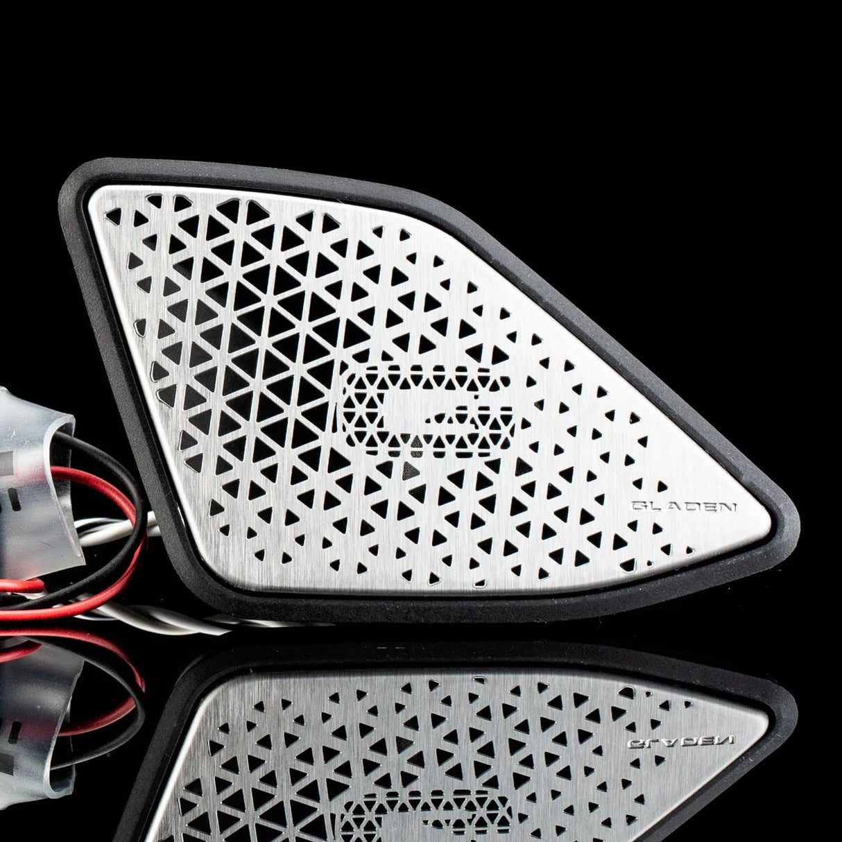 Gladen ONE - T6.1 Appearance - Sound Auto Concept