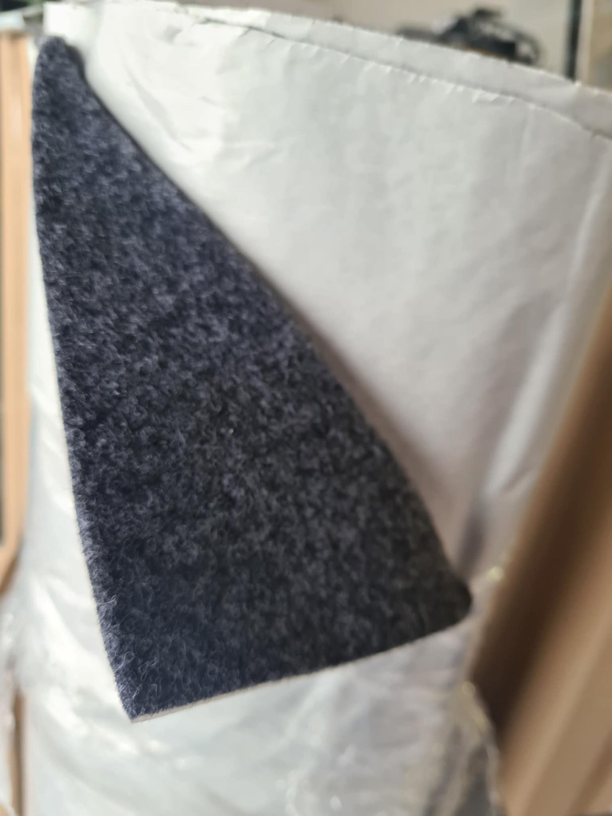 Moquette acoustique adhésive  anthracite