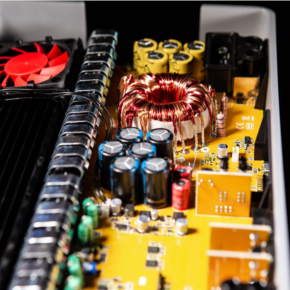 Mosconi PRO 8|30 DSP - Amplificateur 8 canaux Classe AB avec DSP 12 canaux